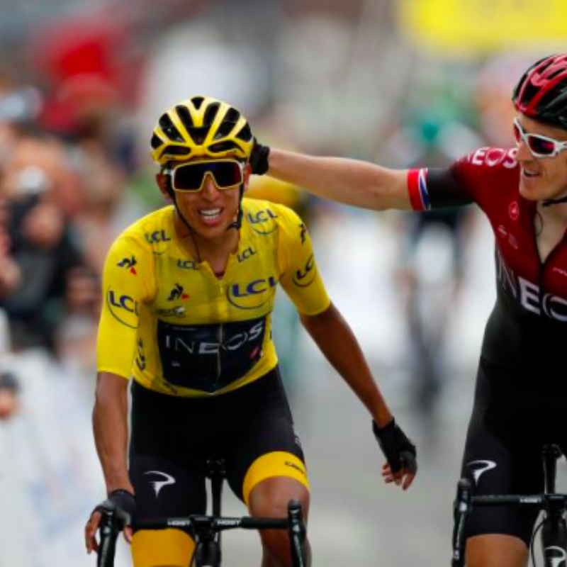 Así fue la celebración de Egan Bernal al cruzar la meta de la etapa 20 del Tour