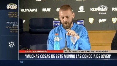 De Rossi en conferencia de prensa.