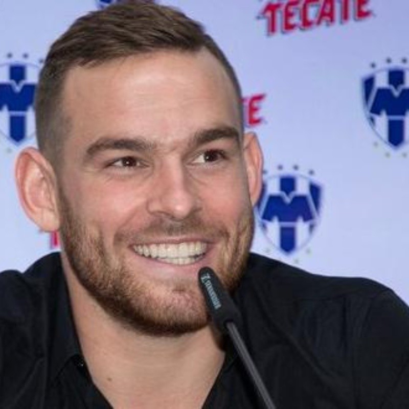 A Janssen le preguntaron por Tigres en su presentación en Rayados