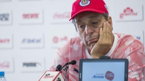 El entrenador rojiblanco aseguró que no había pensando en la posibilidad de salir de Chivas