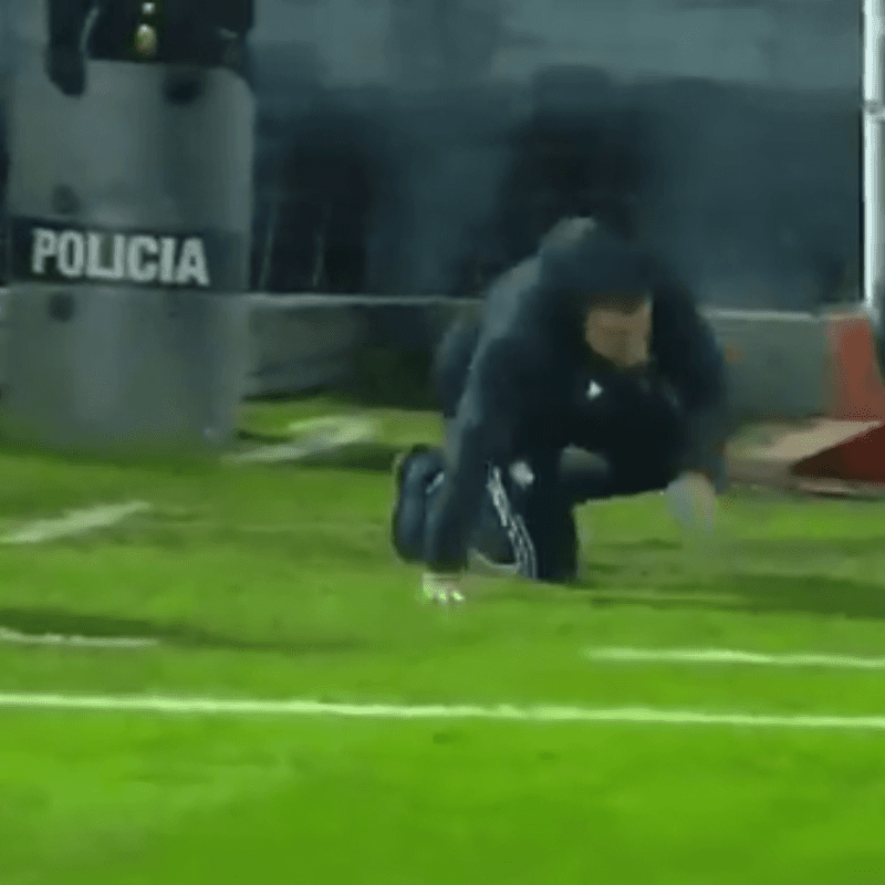 Claudio Vivas se dio un volantín en pleno partido contra el Zulia FC por la Copa Sudamericana