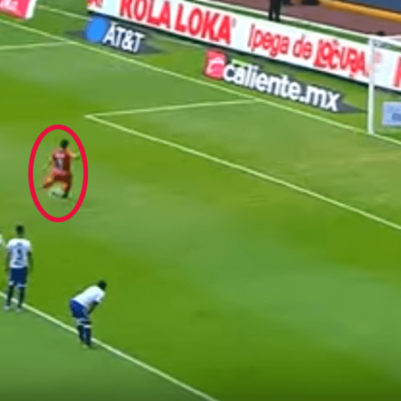 De penal, Alanís abrió la cuenta para Chivas en Puebla