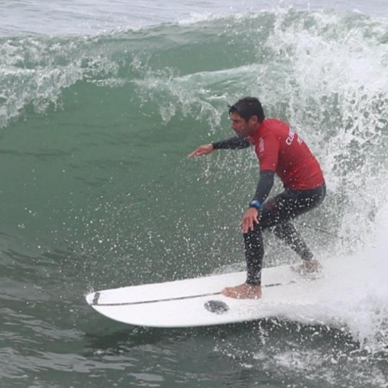 Por todo: Piccolo Clemente consiguió llegar a la final de surf y buscará el oro panamericano este domingo