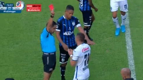 Se vino la noche: Jonathan Rodríguez recibe roja y deja a Cruz Azul con 10
