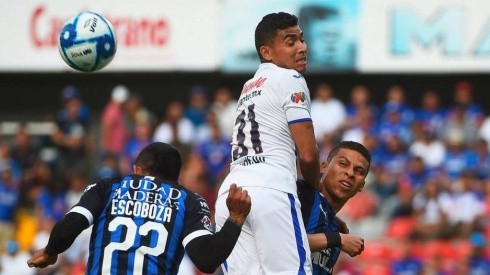 Cruz Azul se hunde en la tabla tras goleada de los Gallos de Querétaro