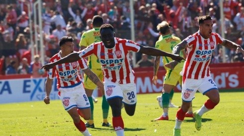 Andrade grita su gol. Foto: Unión de Santa Fe.