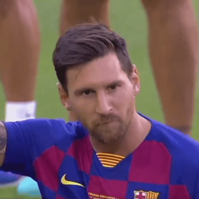 Messi tomó el micrófono y le hizo un pedido a la hinchada del Barcelona