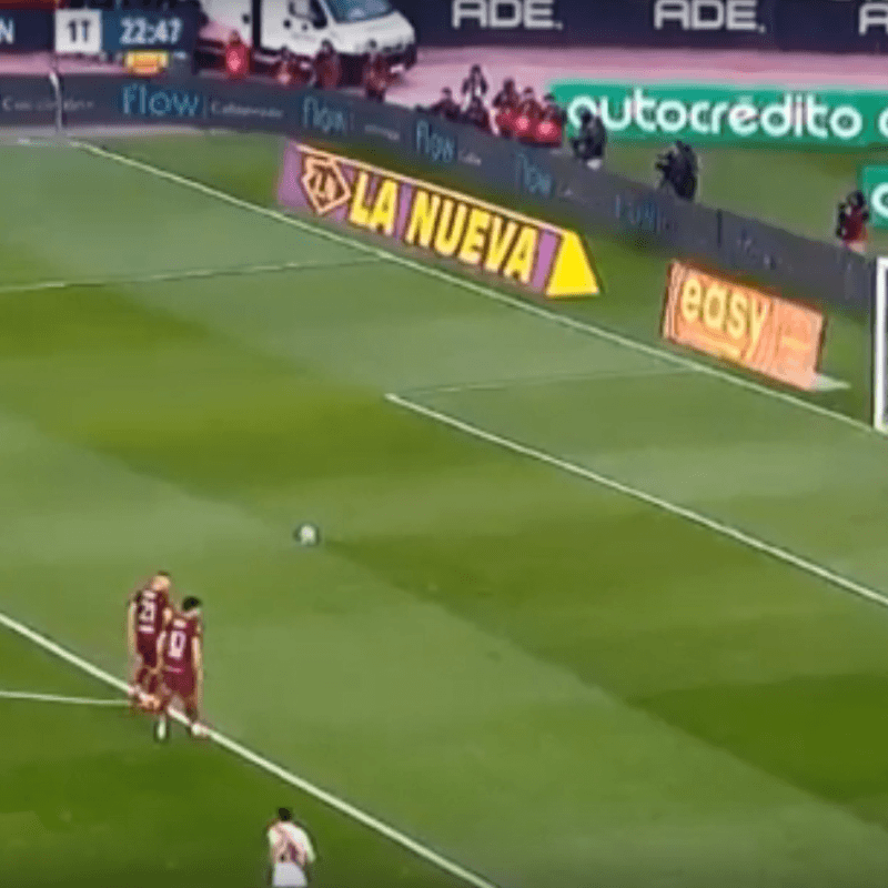 Lanús intentó jugar como el Barça, le salió mal, hizo un penal y River lo aprovechó