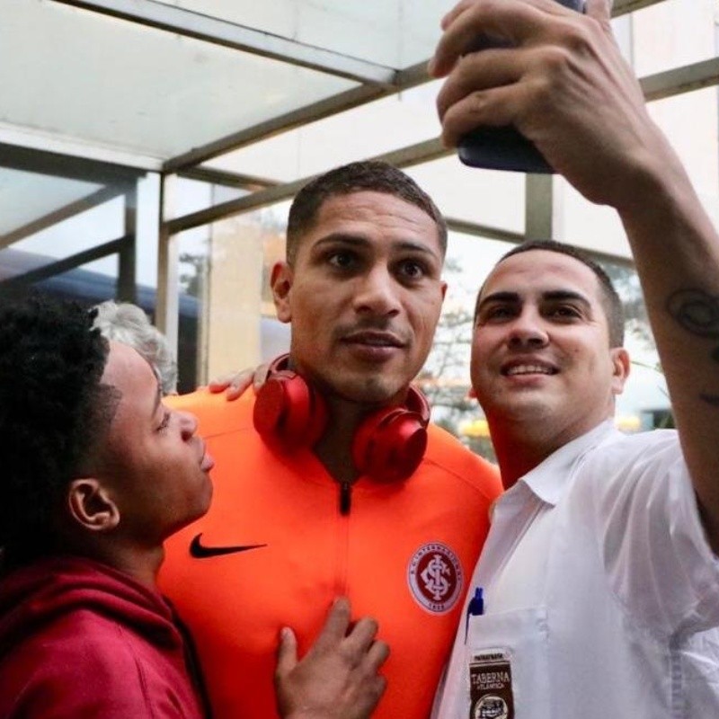 Enfocado: Guerrero llegó a Belo Horizonte para jugar la primera semifinal de la Copa de Brasil ante Cruzeiro