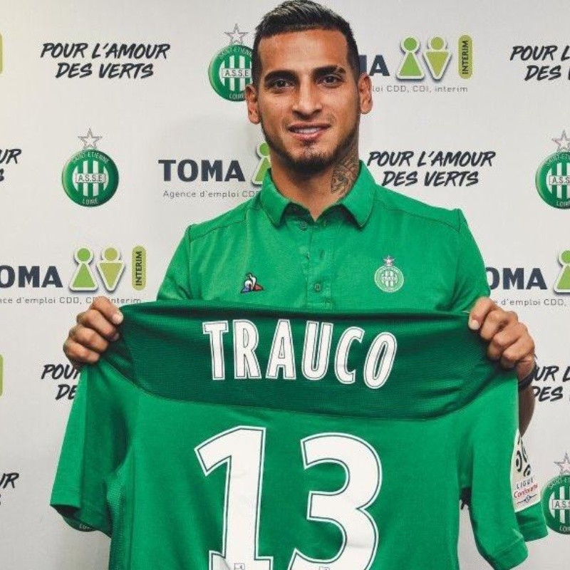 Miguel Trauco subió foto en Instagram con frase en francés y Claudio Pizarro le contestó