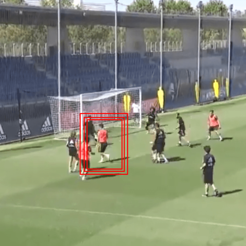 Video: James Rodríguez la sigue 'descociendo' en los entrenamientos del Real Madrid