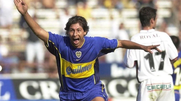 Bermúdez festejando un gol con la camiseta de Boca.