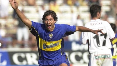 Bermúdez festejando un gol con la camiseta de Boca.