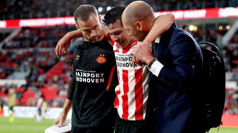Hirving Lozano salió lesionado en el juego del PSV: ¿Corre riesgo su pase al Nápoli?