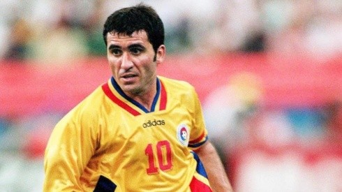 Gheorghe Hagi con la Selección de Rumania.