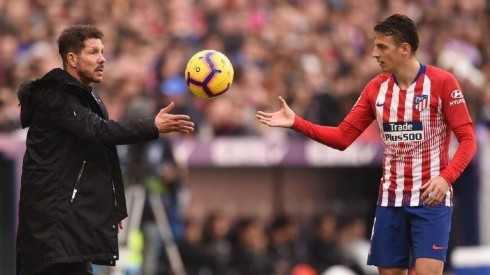 Corre desde atrás: Santiago Arias sería suplente para el debut del Atlético Madrid en La Liga