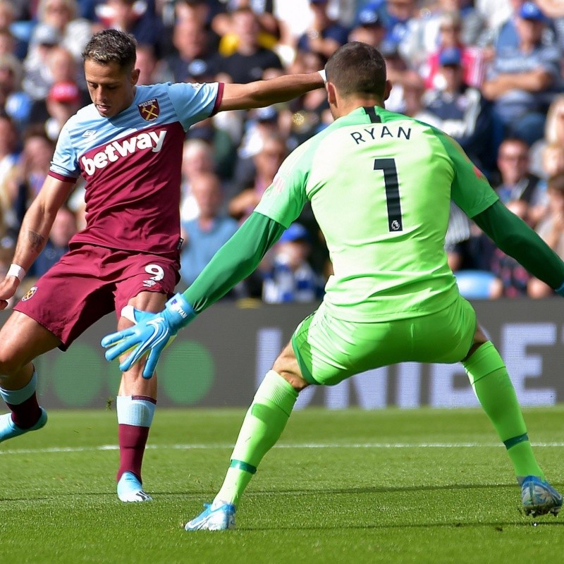 Espectacular definición de Chicharito Hernández para el gol de West Ham