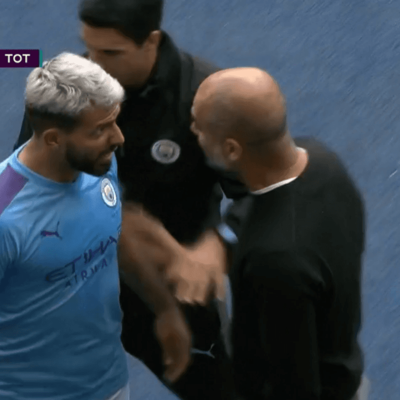 Caliente: Guardiola sacó a Agüero, se pusieron cara a cara y de milagro no volaron manos