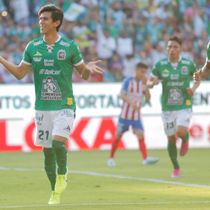 León le ganó un partidazo a Chivas con sobredosis de VAR y penales