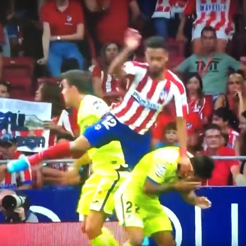 Para el olvido: expulsaron a Renan Lodi en su debut oficial con el Atlético Madrid