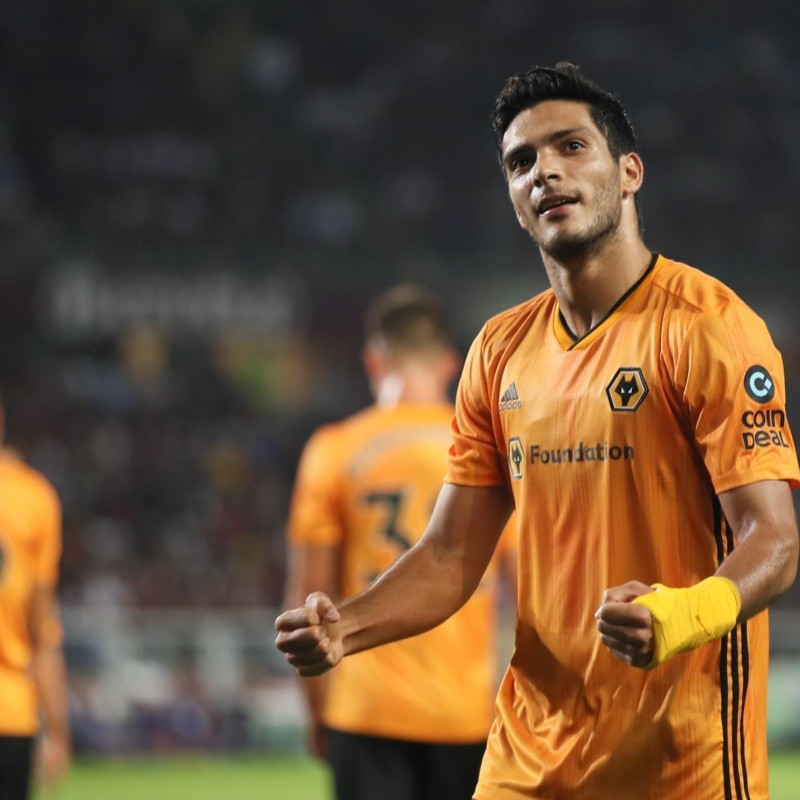 Con Raúl Jiménez en un nivel superlativo, el Wolverhampton dio el golpe en Italia