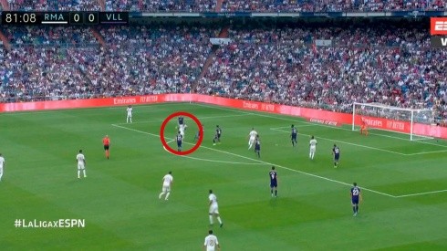 De la nada: Benzema controló, se dio media vuelta y clavó un golazo para Real Madrid