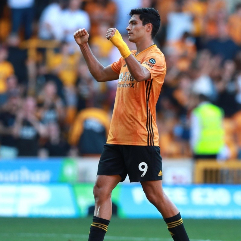 Piel de gallina: la espectacular ovación de la afición de Wolves a Raúl Jiménez