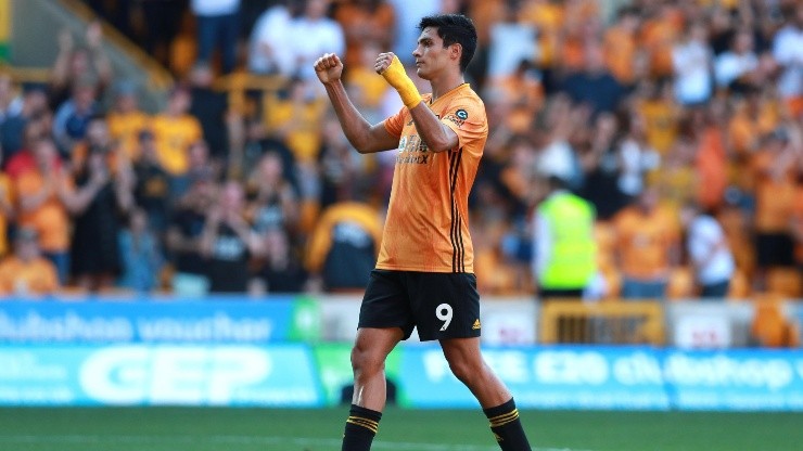 Piel de gallina: la espectacular ovación de la afición de Wolves a Raúl Jiménez