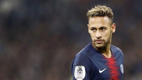 Neymar con la camiseta de Paris Saint-Germain.