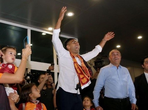 Falcao estalló de euforia, ¡y se puso a cantar con los hinchas del Galatasaray!