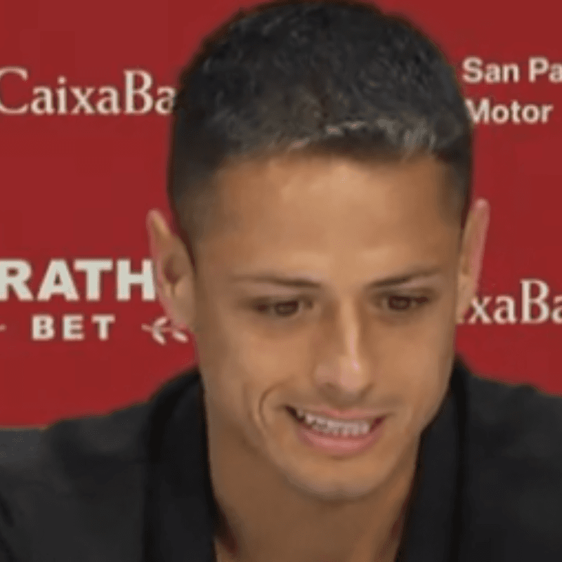 Chicharito, en Sevilla: "Podría decirte que quiero marcar 70 goles"