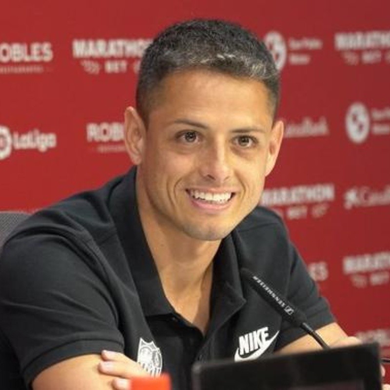 ¿Cuánto pagó Sevilla por Chicharito Hernández?