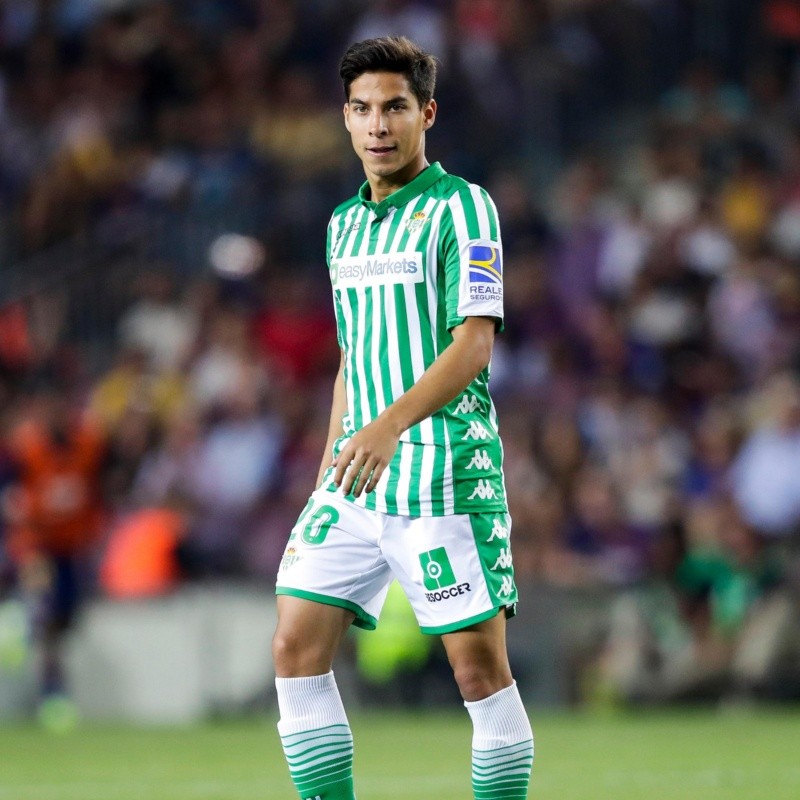 Diego Lainez no se mueve del Real Betis