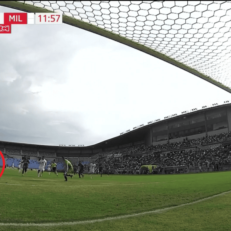 Insólito fallo: ¡con el arco vacío y Elíser se comió el primero de Millos!