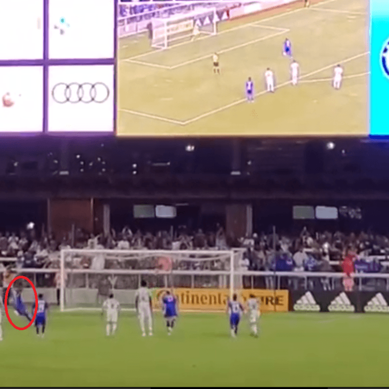 Angulo falló  su primer penal para Cruz Azul