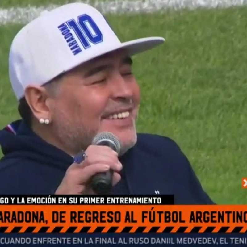 Todo el estadio de Gimnasia hizo sonreír a Maradona: "El que no salta, es un inglés"