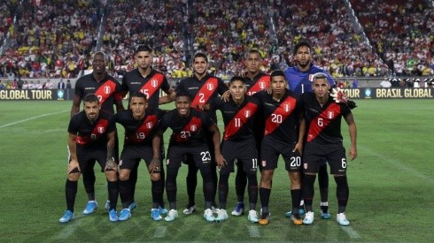 Formación titular de Perú ante Brasil.