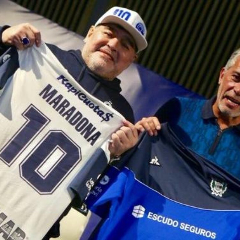 El presidente de Gimnasia habló del refuerzo que le quieren regalar a Maradona