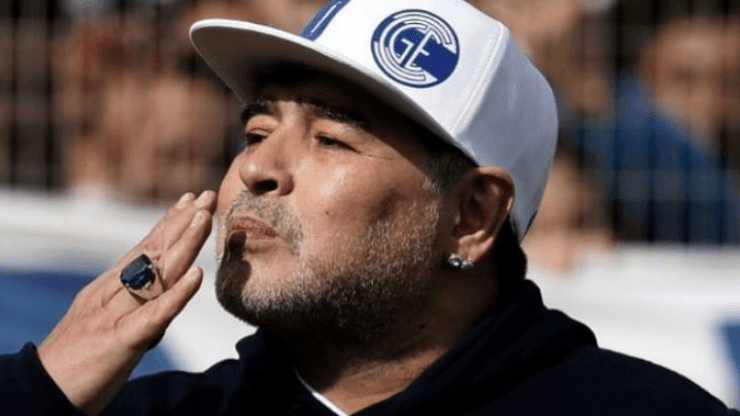 Debuta Diego: regalito de Racing a Maradona en la previa del partido