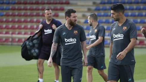 Hay esperanza: Messi va al banco de suplentes en el debut de Barcelona por Champions