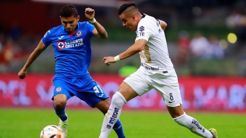 Cruz Azul enfrentando a Pumas en el Clausura 2019.