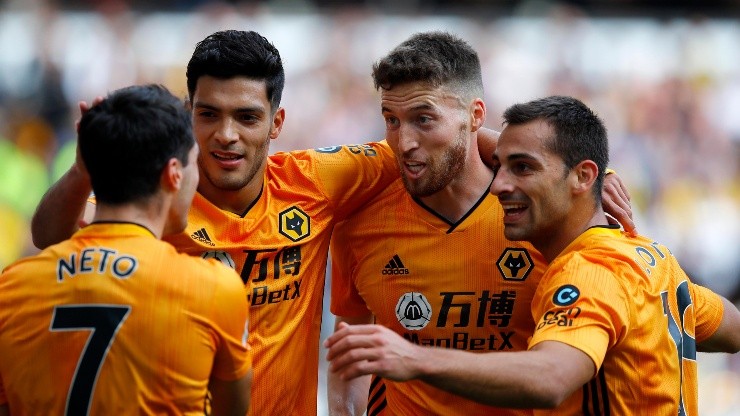 Con Raúl de titular, Wolves consiguió su primer triunfo