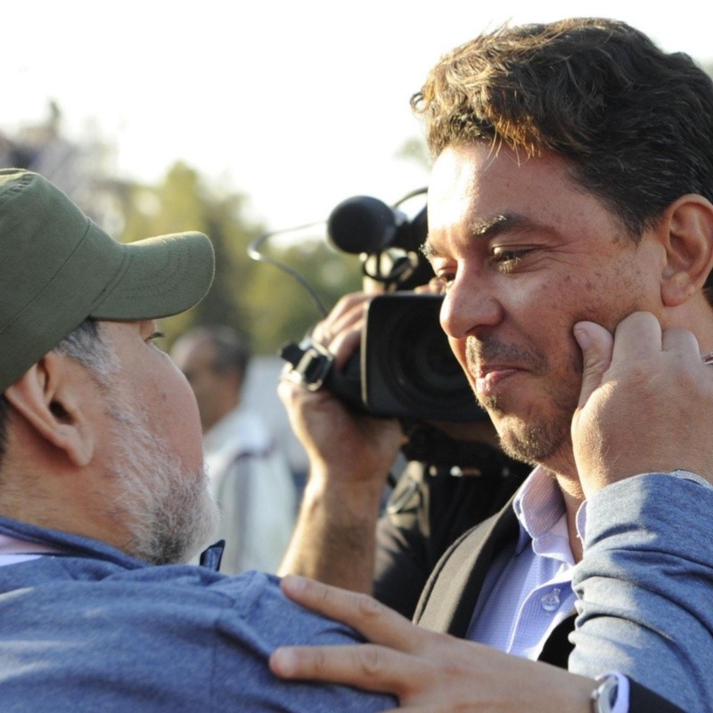 El emotivo diálogo entre Maradona y Gallardo cuando se abrazaron en La Plata