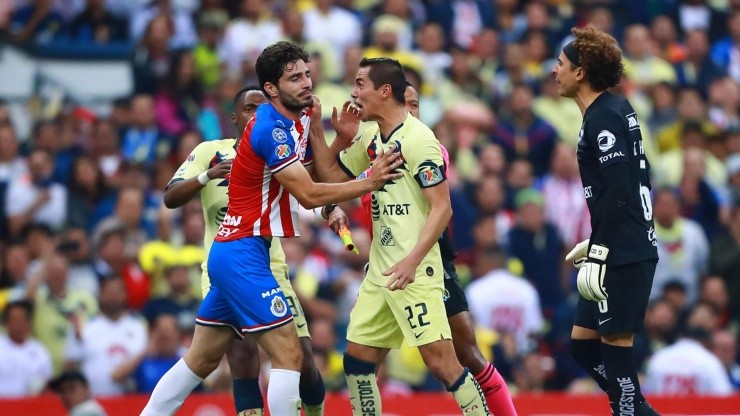 ¿Qué sanción podría recibir Ochoa si determinan que escupió a Briseño?