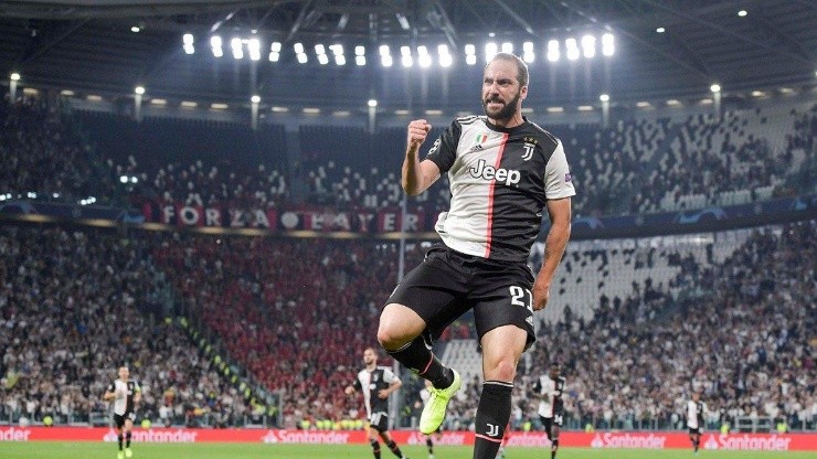 Con un gol y una asistencia de Higuaín, la Juve despachó 3 a 0 al Bayer Leverkusen