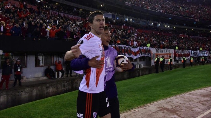 El festejo de Fernández en el segundo gol de River.