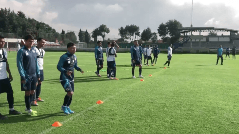 Cruz Azul sigue preparando el Clásico Joven y entrena con plantel completo