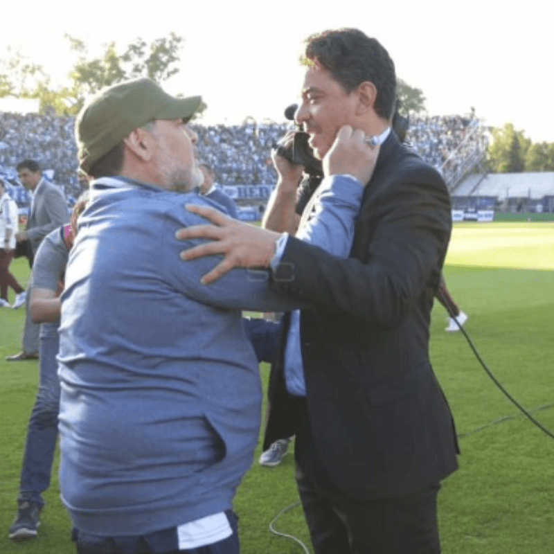 Maradona, sobre el Superclásico: "No fue penal"