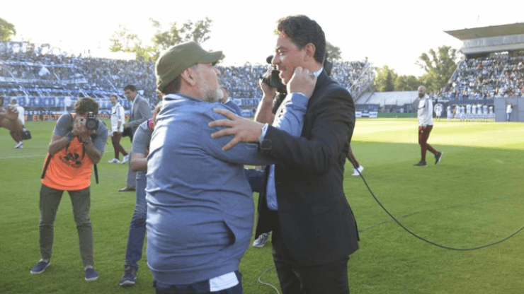 Maradona, sobre el Superclásico: "No fue penal"