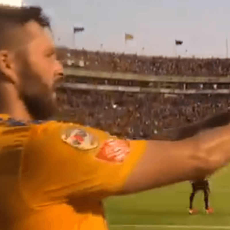 ¡Gol y selfie! El 2-0 de Gignac a Santos